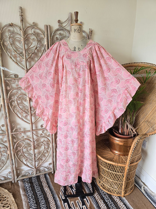 Vintage angel sleeves dress